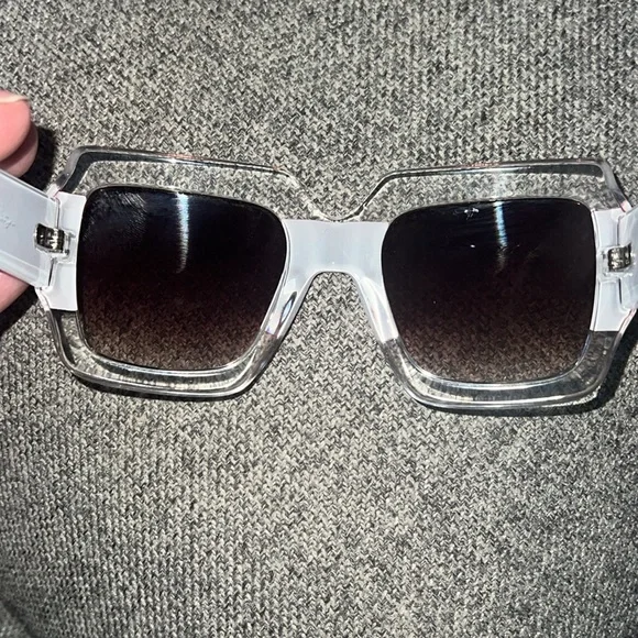 Lilly Pulitzer Sunshine Sunglasses - Picture 8 of 13